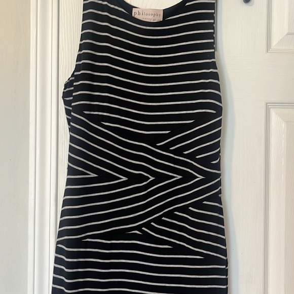 Great cotton dress; Flattering waist cinching crossover design Perfect condition - Picture 2 of 4